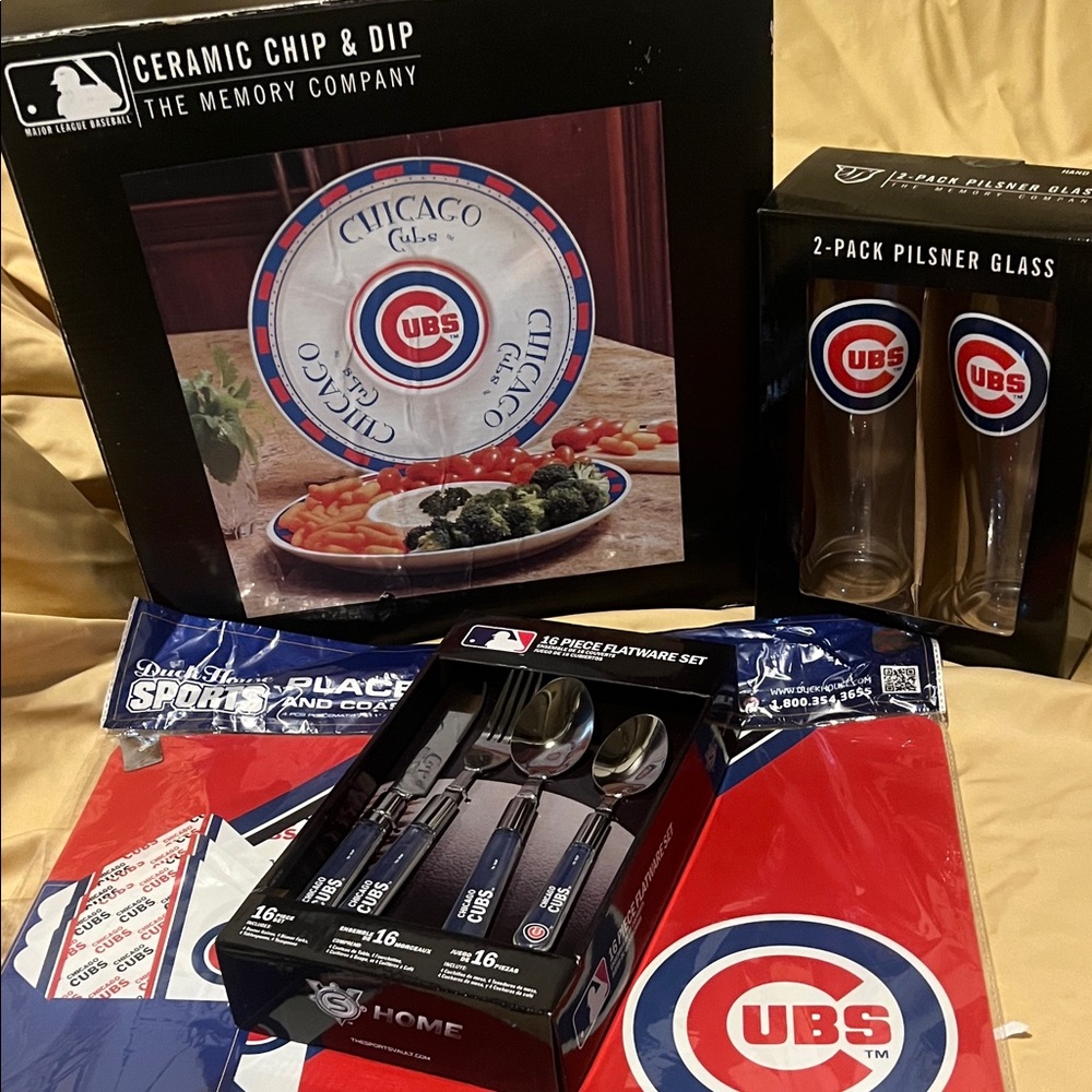 Chicago Cubs m Ceramic Chip & Dip Set, 2 Pilsners, placemats, 16-piece flatware